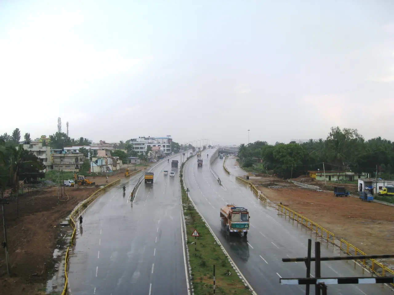 Hosur-Road-Chandapura-flyover-Railway-Crossing.