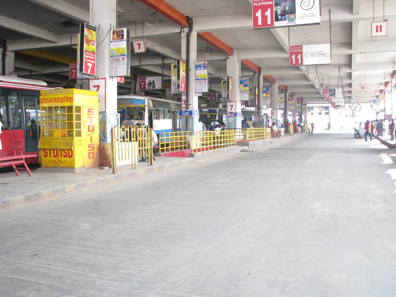 Bangalore Shivaji Nagar Bus Depot 1-14-2009 3-38-20 PM.